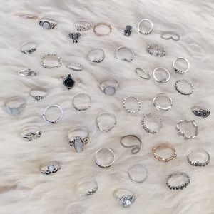 100 Assorted Rings